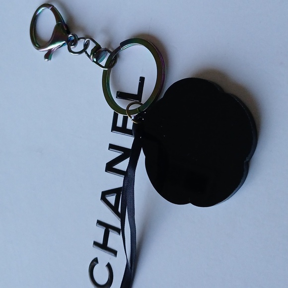 CHANEL Bag Charm/Keychain - Picture 4 of 4